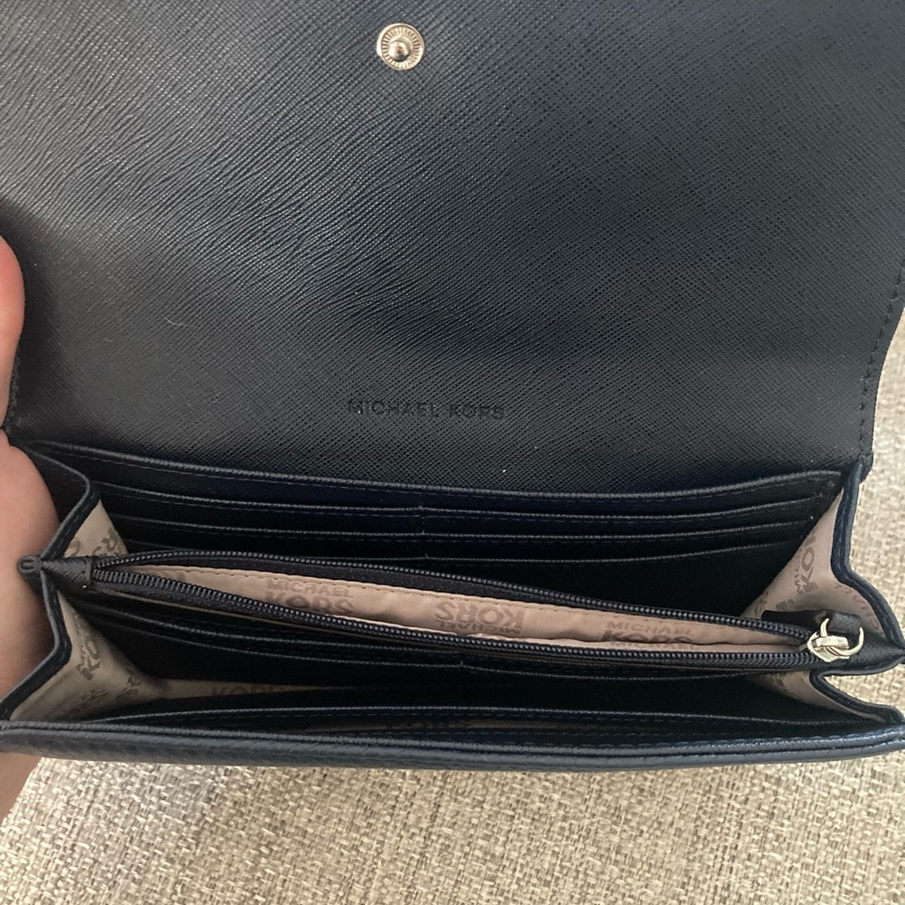 Michael Kors navy blue with silver hardware wallet - Picture 3 of 7